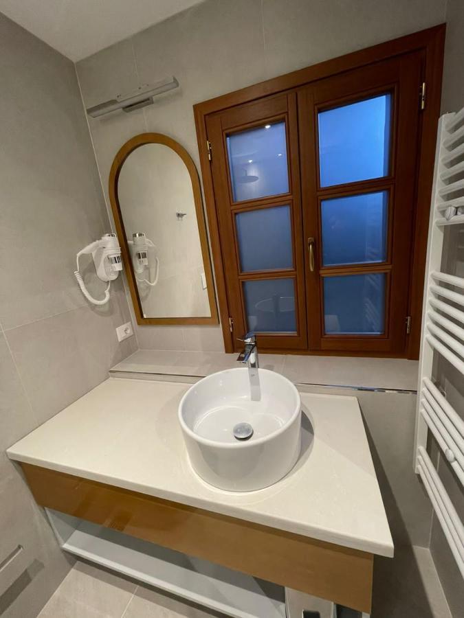 Palorto Traditional Hotel Gjirokastër Exteriör bild