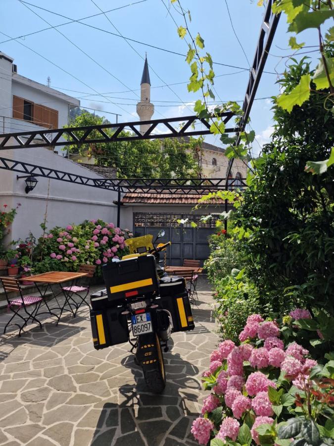 Palorto Traditional Hotel Gjirokastër Exteriör bild