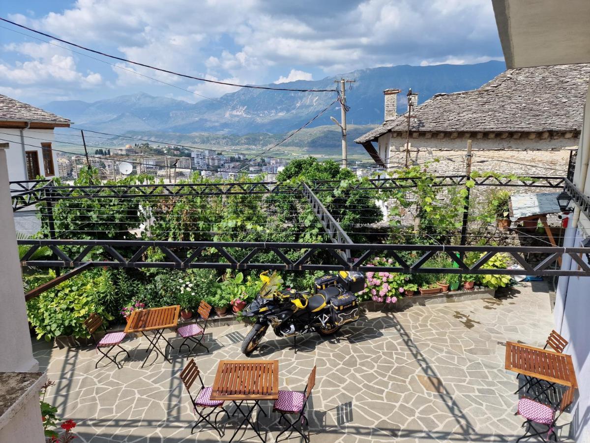 Palorto Traditional Hotel Gjirokastër Exteriör bild